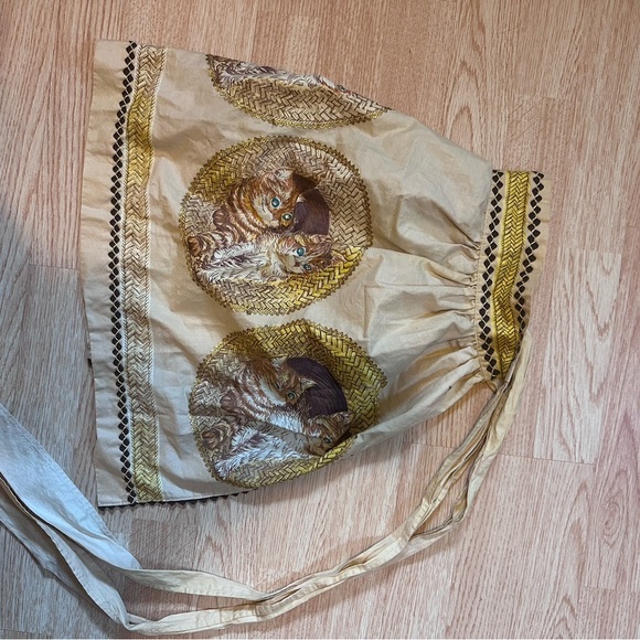 Cream‎ and White Smocked Bubble Apron Jeweled Eyes - Picture 3 of 5